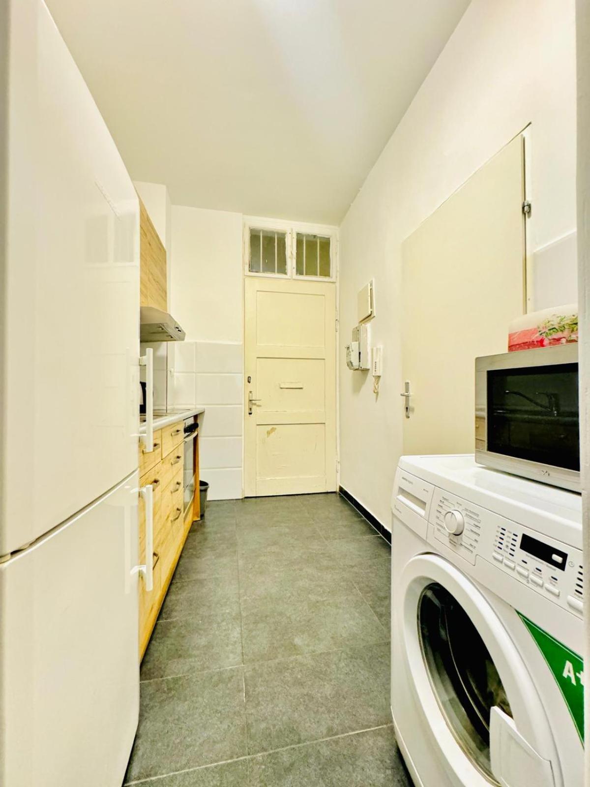Amazing 2Br Apartment Near Praterstern Vienna Exterior photo
